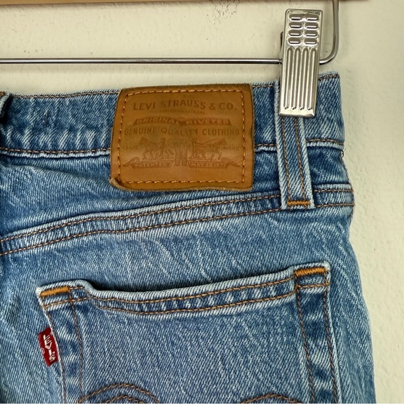 Levi’s Wedgie Straight Leg Denim Medium Wash Mid Rise Classic Western Size 24 - Picture 6 of 12